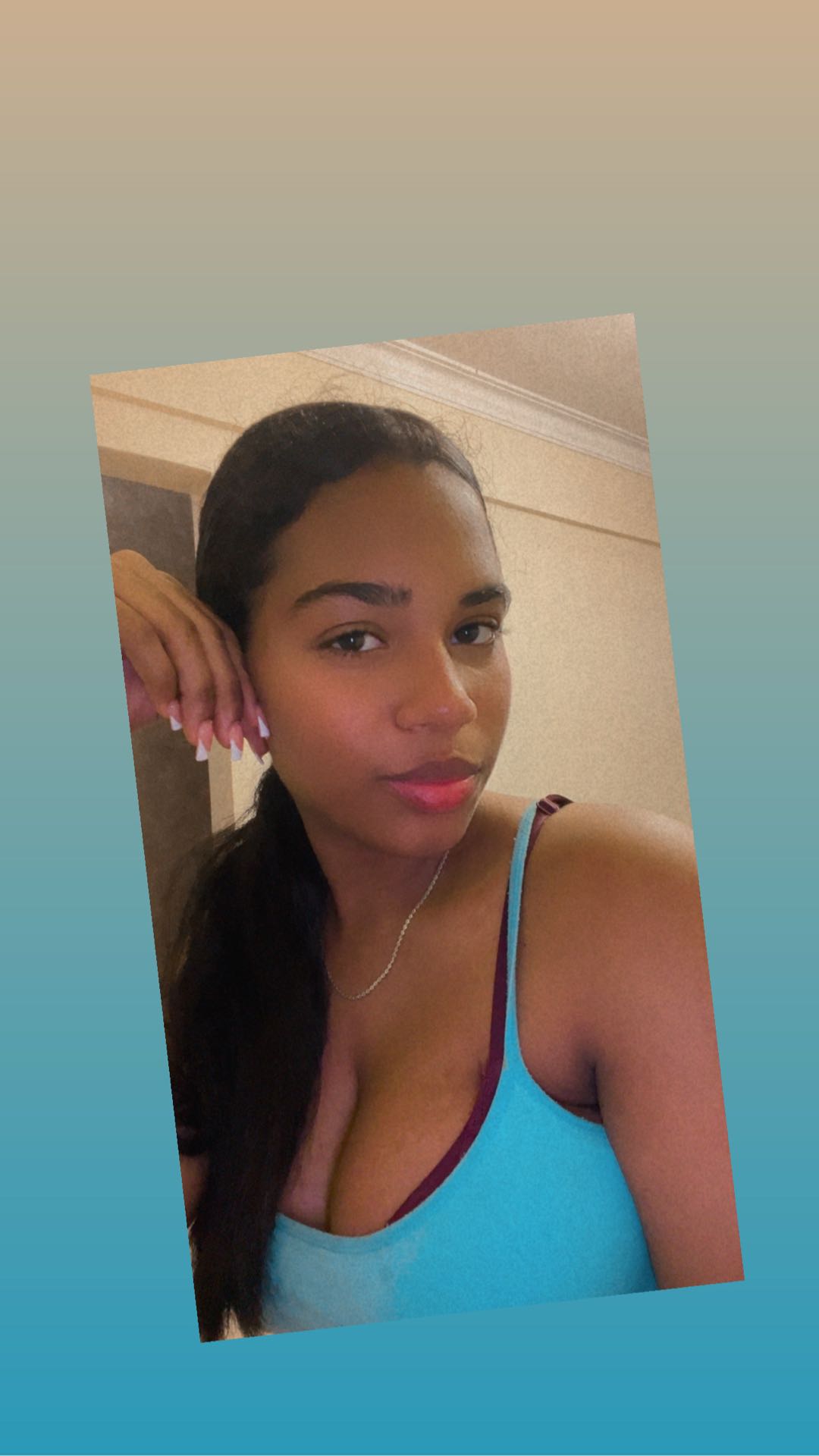 Linda, private video chat host from United States